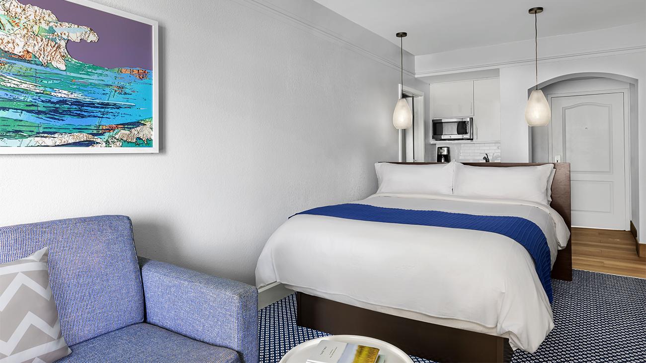 Kitchenette and Bed (Guestroom)